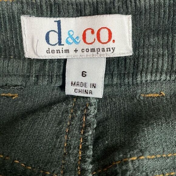 D & CO Women’s Forest Green Corduroy Button Zip Boot Cut Pants Size 6 - Picture 8 of 9